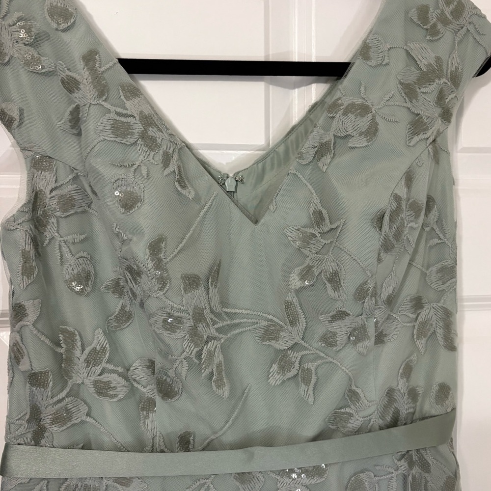 Beautiful dusty sage mother of the bride dress. - Picture 8 of 12